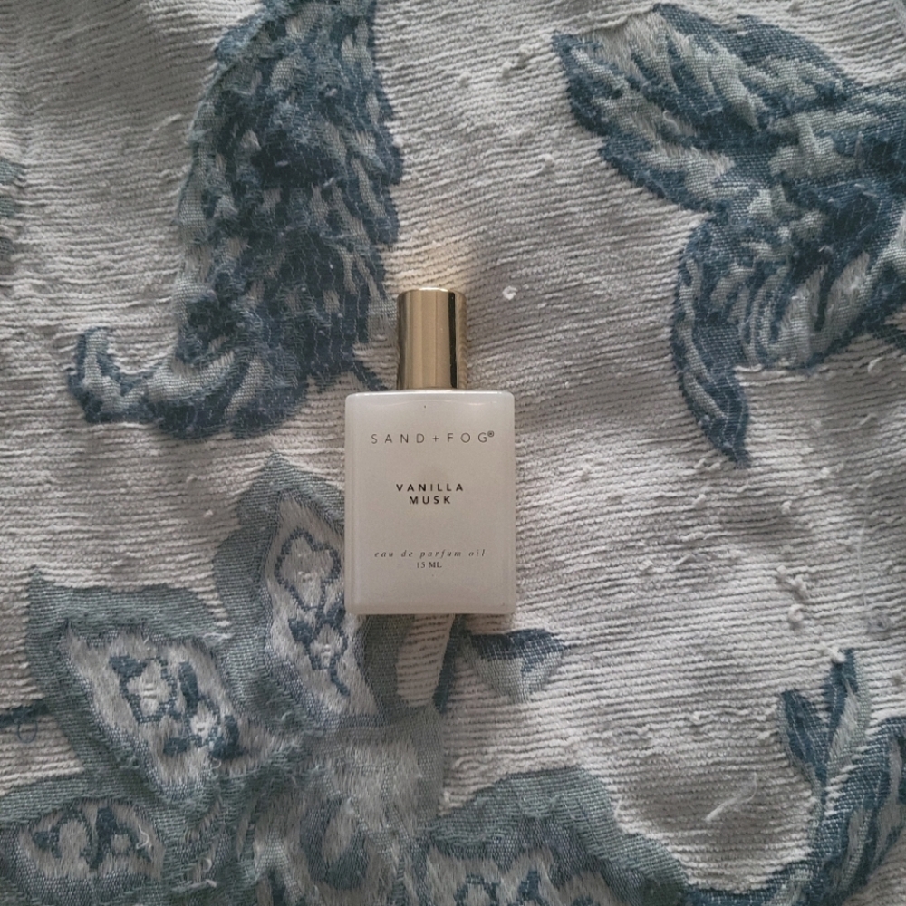 (2/$25) Sand + Fog Vanilla Musk Rollerball 15ml
